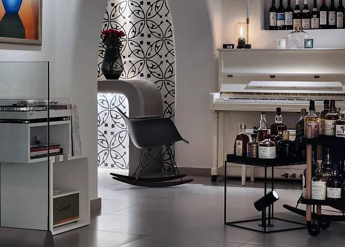 Glaros Boutique - Adults Only מלון